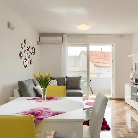 Roza Apartment